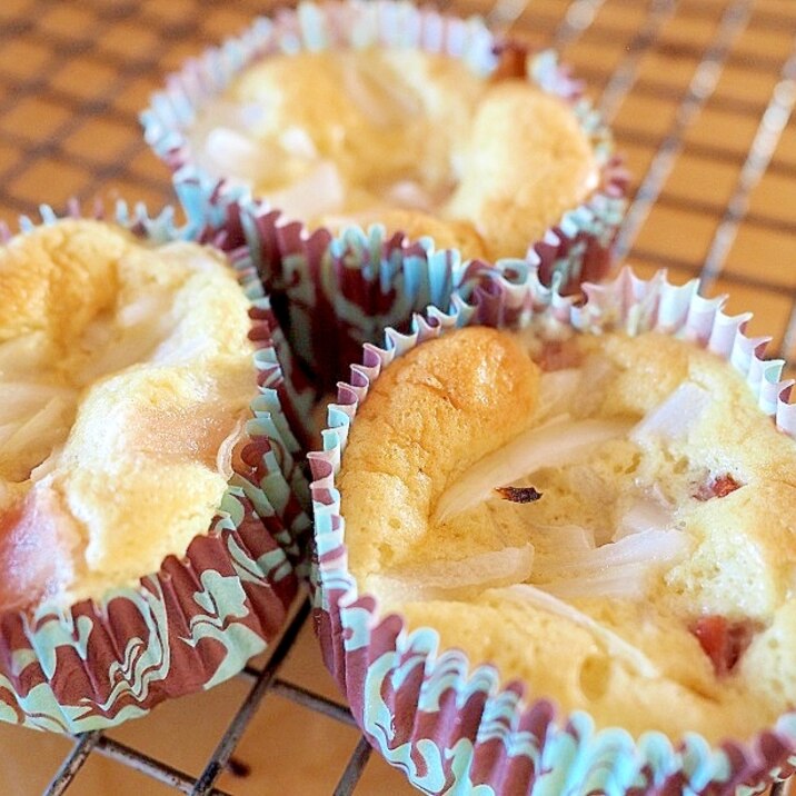 おかずカップケーキ ベーコンと玉ねぎを入れて レシピ 作り方 By たまりんど73 楽天レシピ おかずカップケーキ ベーコンと玉ねぎを入れて レシピ 作り方 By たまりんど73 楽天レシピ